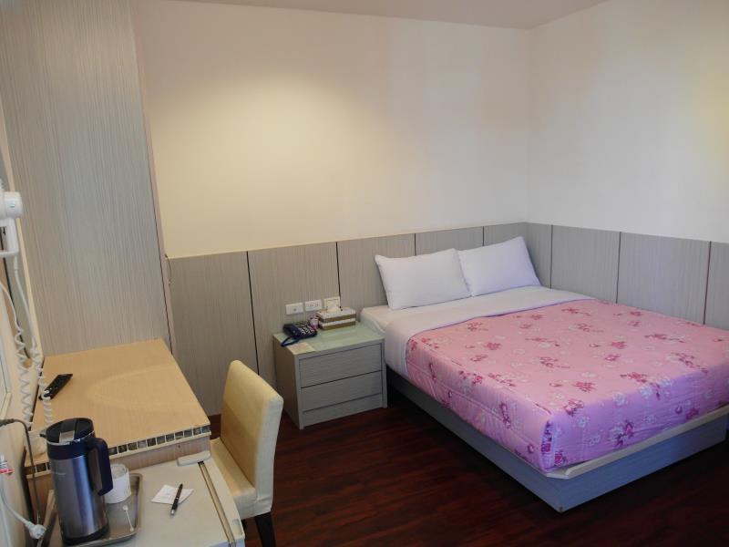 Ruei Gung Business Hotel Kaohsiung Buitenkant foto