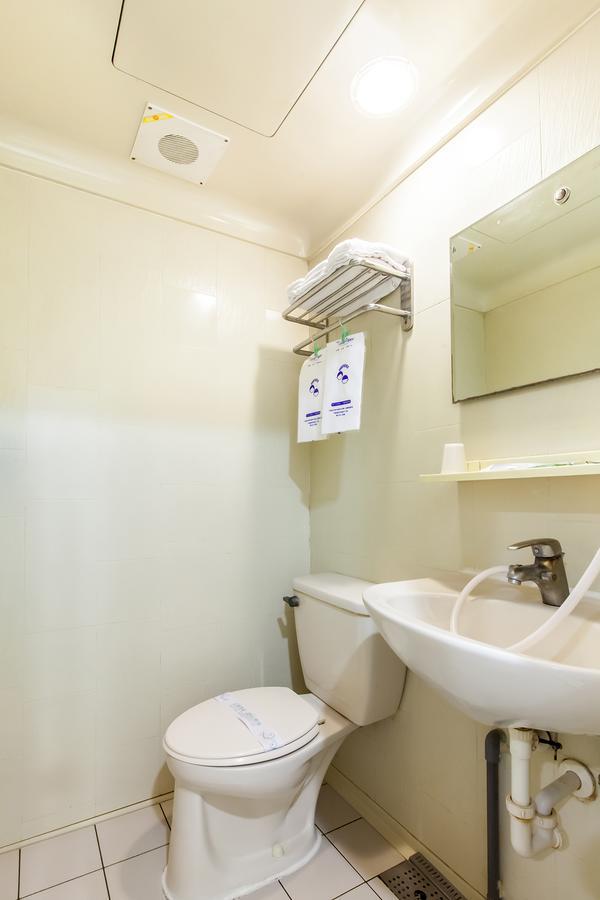 Ruei Gung Business Hotel Kaohsiung Buitenkant foto