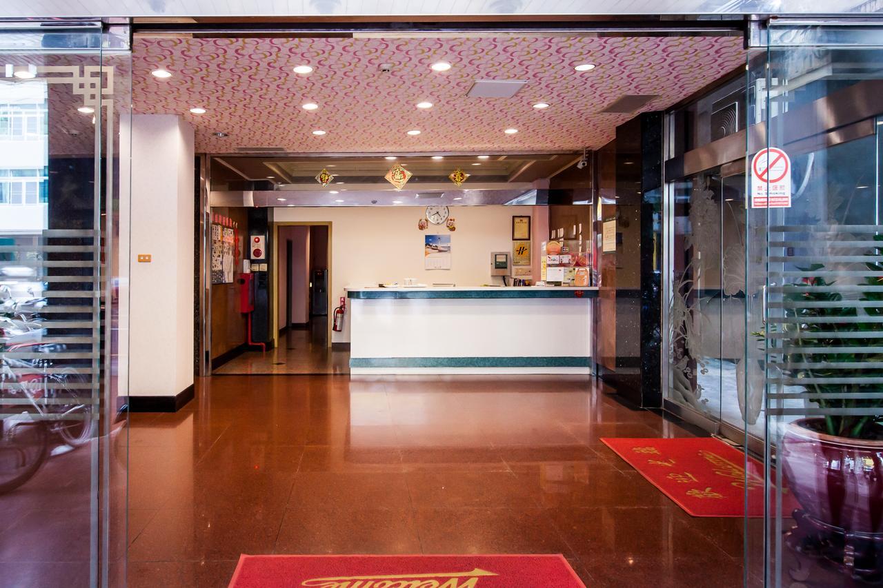 Ruei Gung Business Hotel Kaohsiung Buitenkant foto