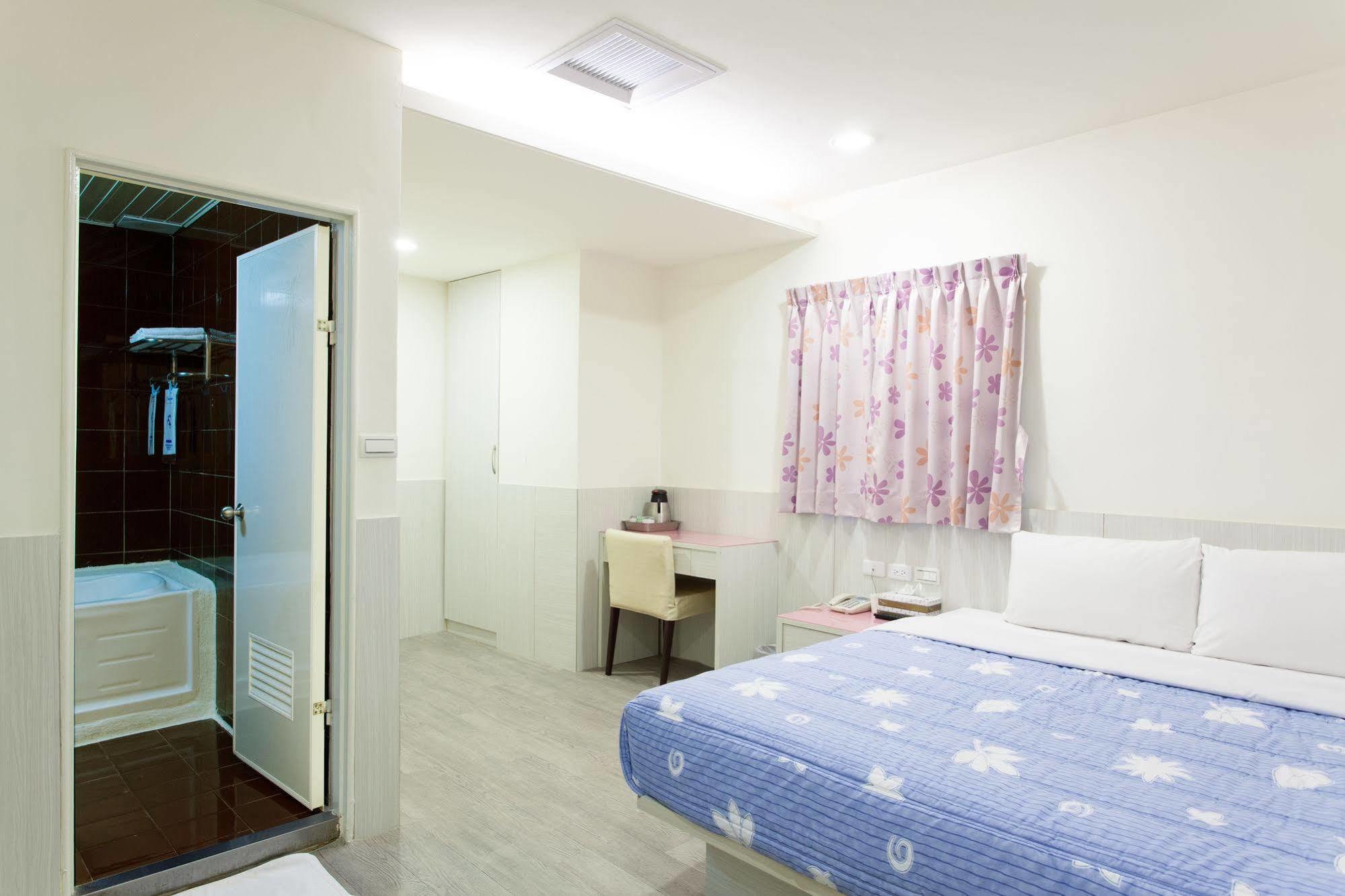 Ruei Gung Business Hotel Kaohsiung Buitenkant foto