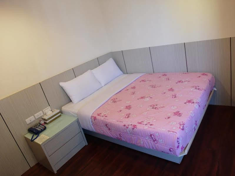 Ruei Gung Business Hotel Kaohsiung Buitenkant foto
