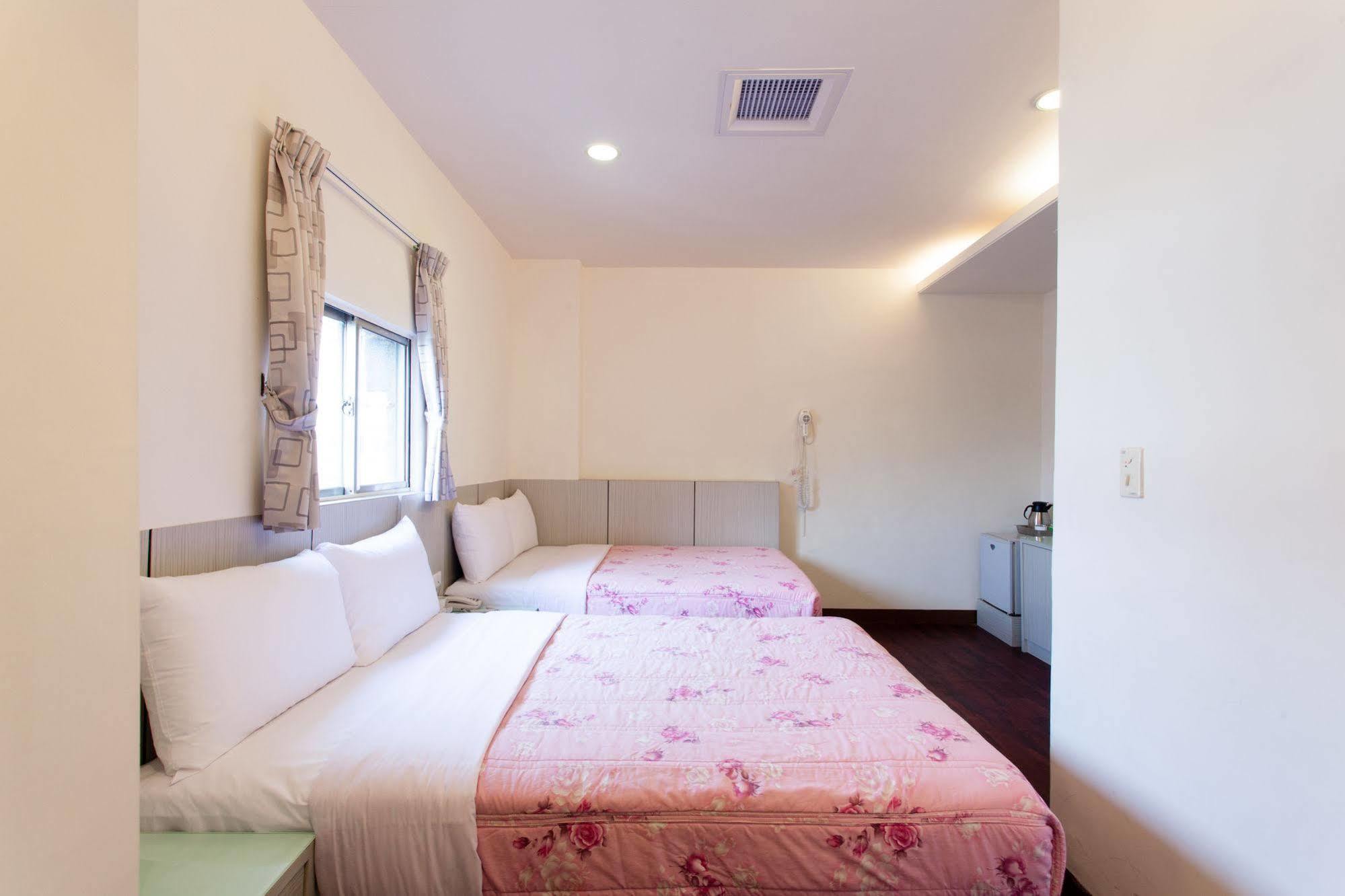 Ruei Gung Business Hotel Kaohsiung Buitenkant foto