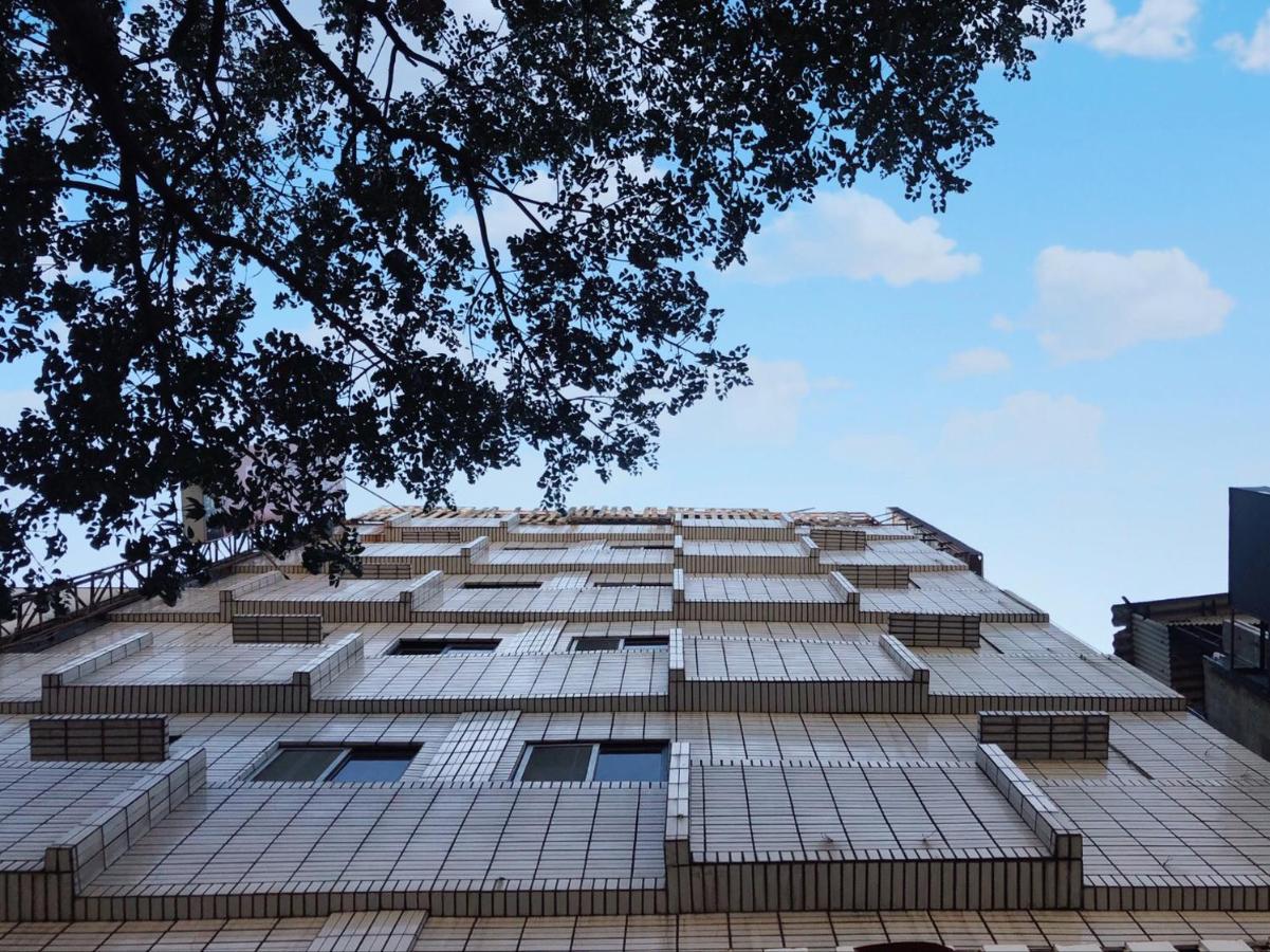 Ruei Gung Business Hotel Kaohsiung Buitenkant foto